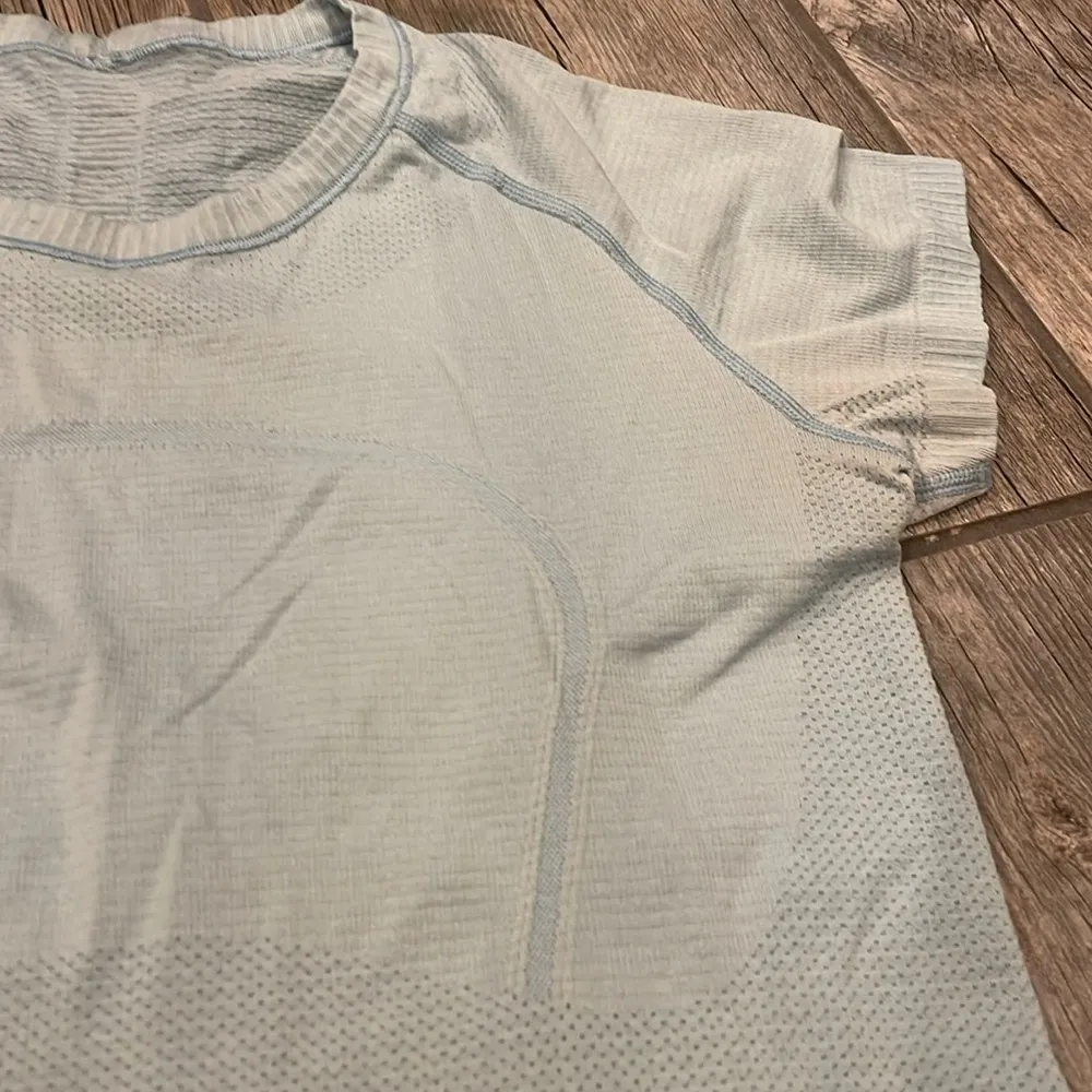 LULULEMON Swiftly Tech Short Sleeve Top - Image 4