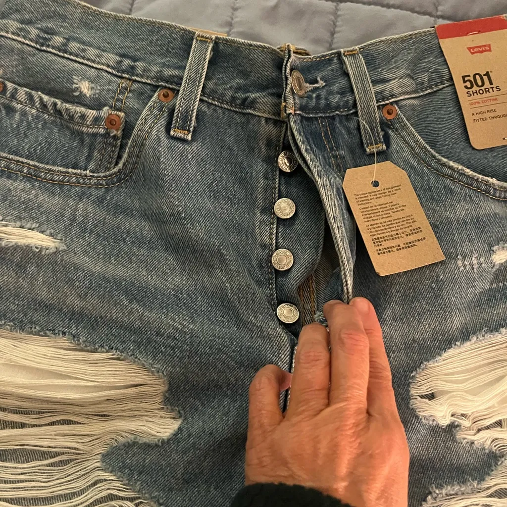 Levi's 501 Womens Denim Shorts NWT Size 30 - Image 4