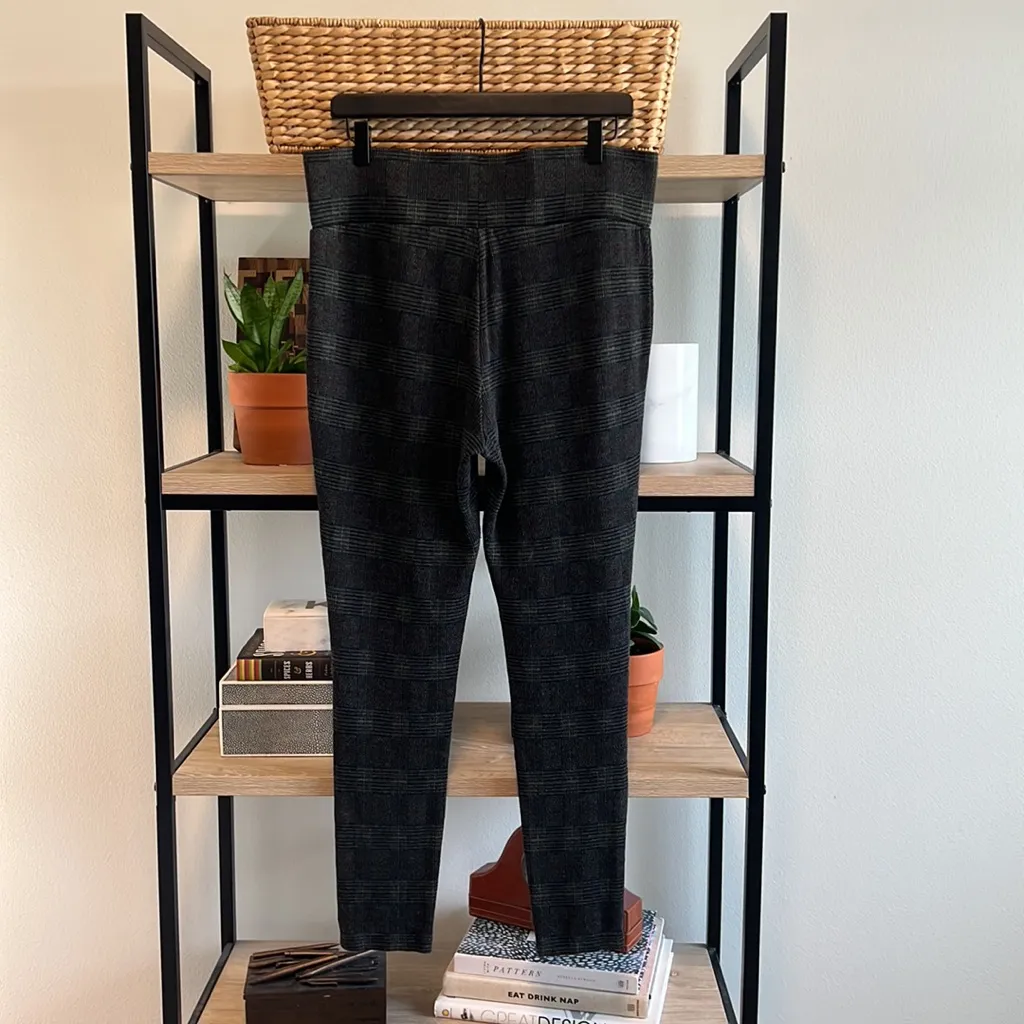 Tahari High-Rise Plaid Knit Pull On Pant, Large - Image 5