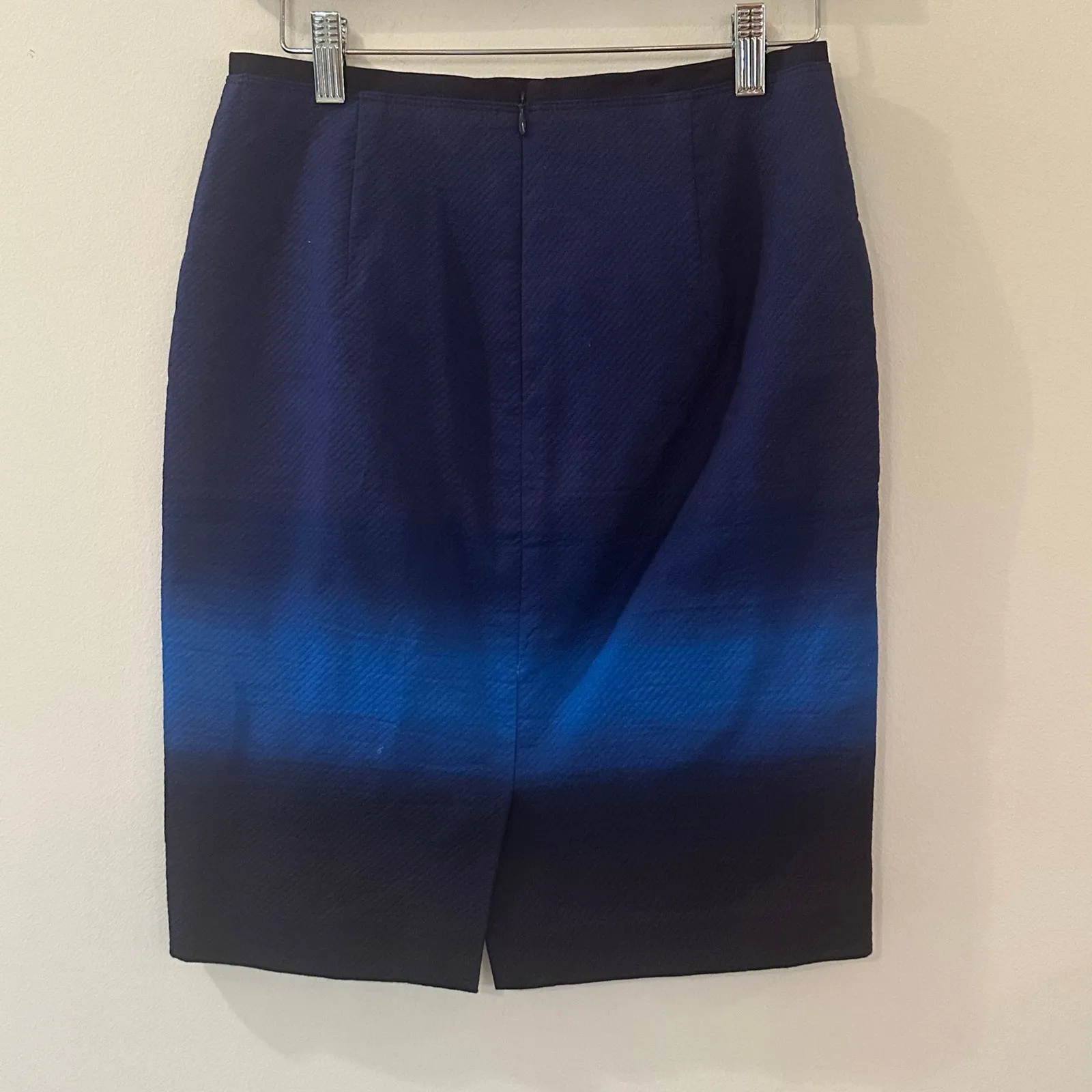 LOFT Navy Blue Ombre Pencil Skirt sz 2P Knee Length Pencil Skirt - Image 3