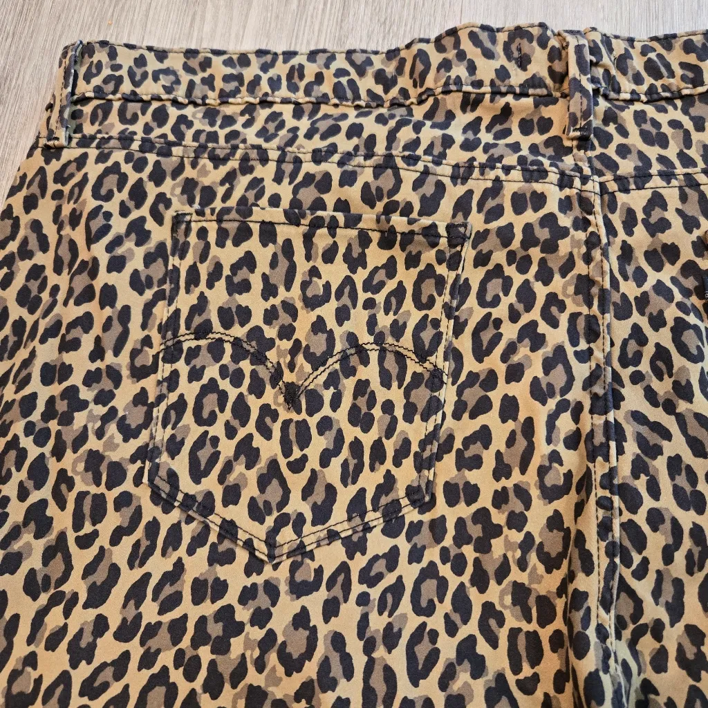 Levi's 720 High-Rise Super Skinny Animal Print Pants Plus Size 24W NWT - Image 7
