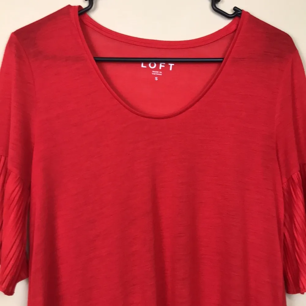 LOFT Women's Red Half Pleated Flare Sleeve Shirt - Image 2