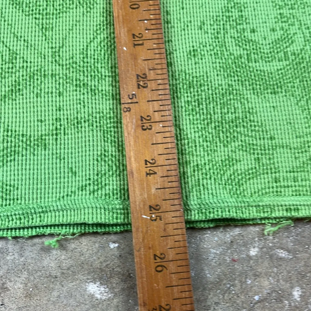 Nike ACG Green Thermal Shirt
Size: S/M Size undefined - Image 6