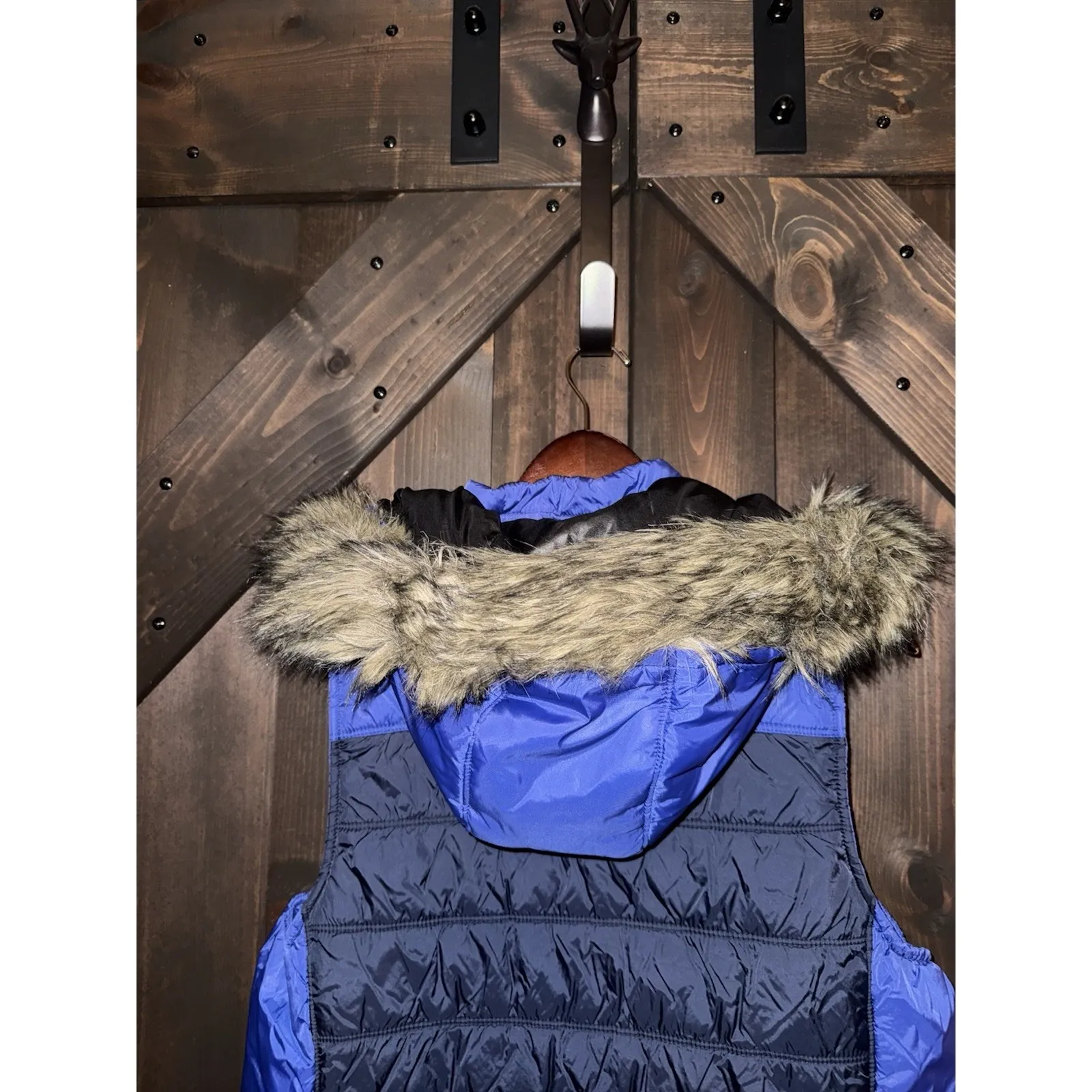 American Eagle Y2K Women's XL AE Faux‎ fur trim Hooded Puffer Vest 2010 - Image 7