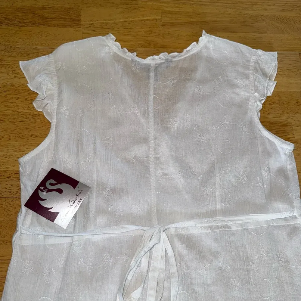 Gloria Vanderbilt white Rayon cap sleeve babydoll blouse Vneck ruffle edge large - Image 5