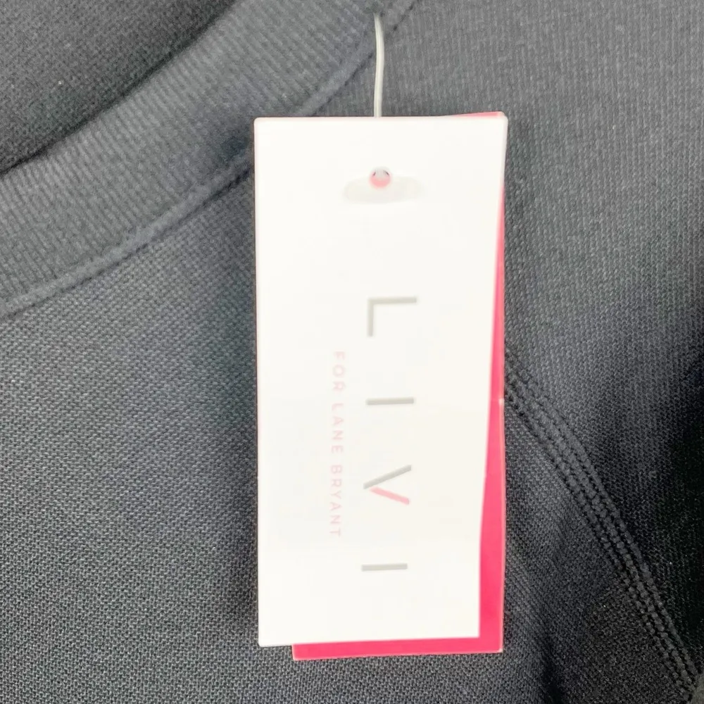 NEW LIVI Lane Bryant Seamless Fitted Sleeve Detail Crop Tee in Black Size 18/20 - Image 6