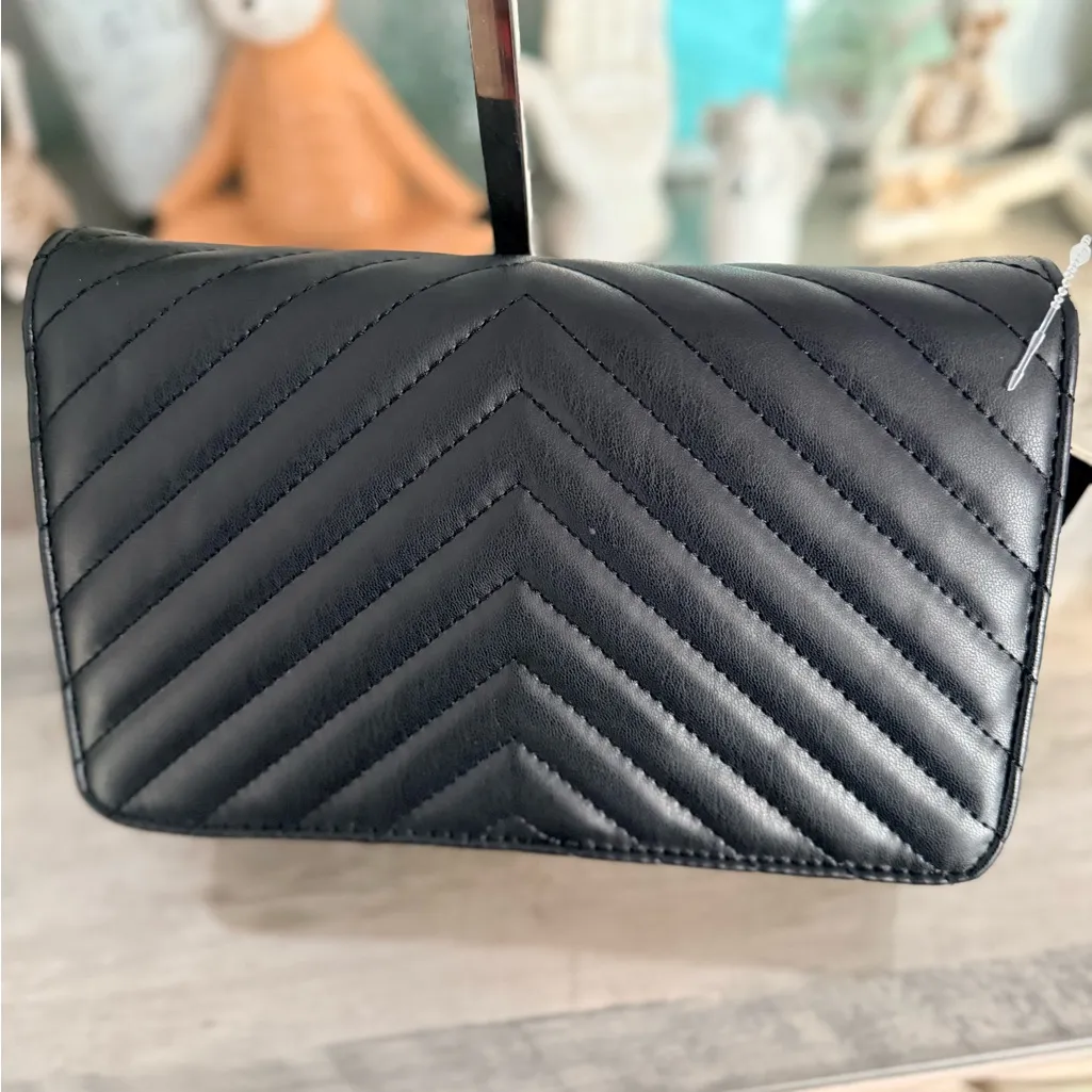 Badgley Mischka Black V Quilted Vegan leather Crossbody Bag with gold chain - Image 2