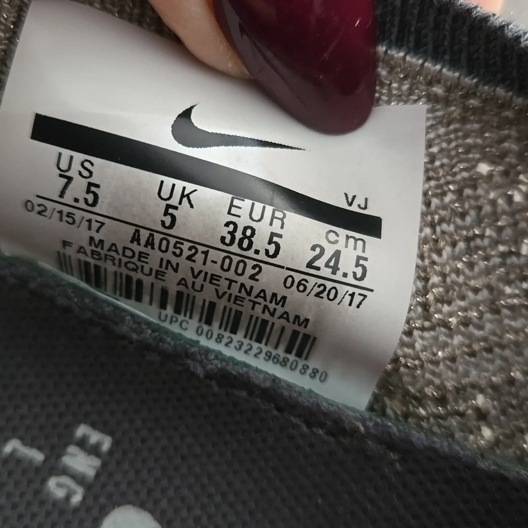 Nike Air Zoom Mariah Flyknit Racer in Pale And Dark Grey, Size 7.5 - Image 6