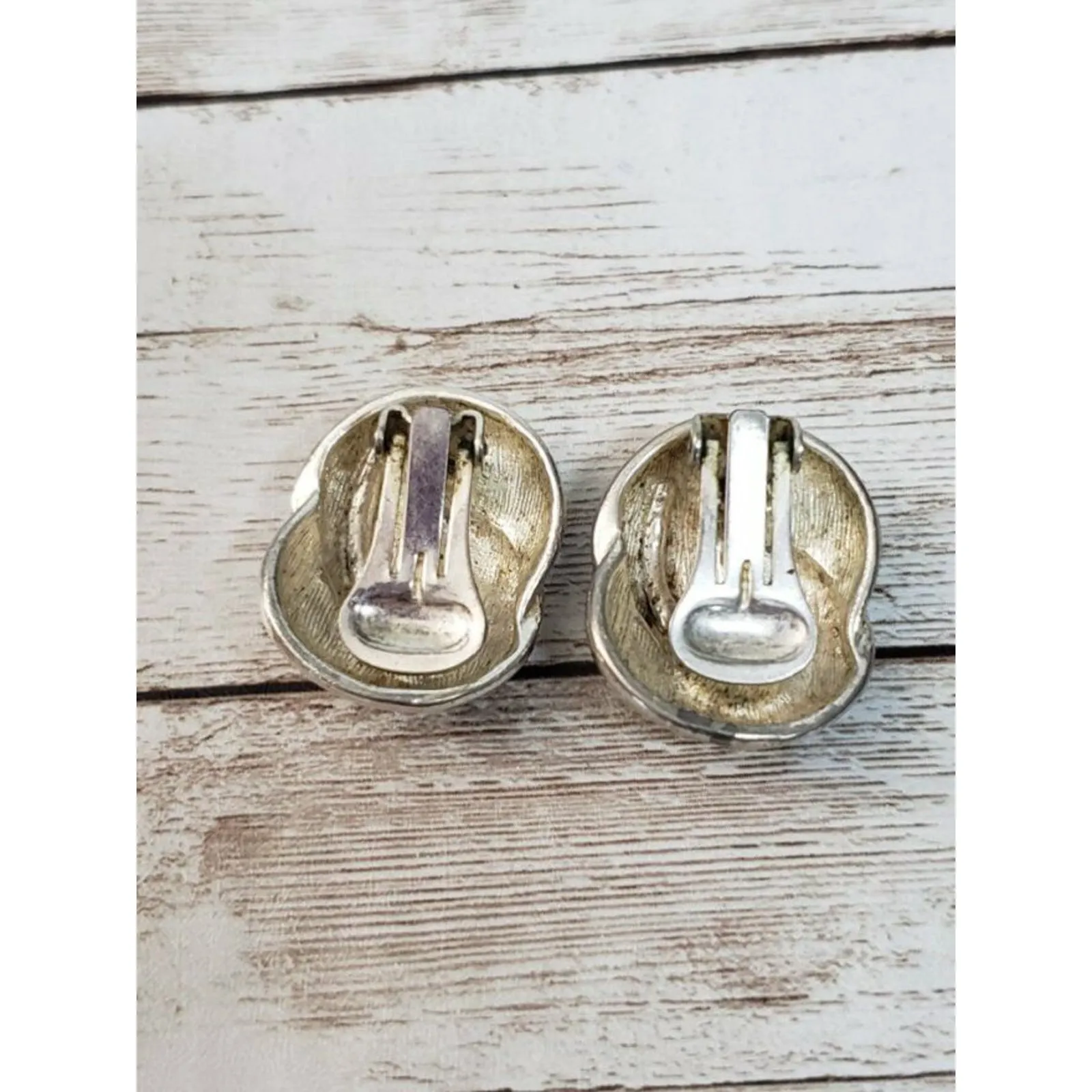 Vintage Clip On Earrings Overlaying Swooshes Silver Tone - Image 3