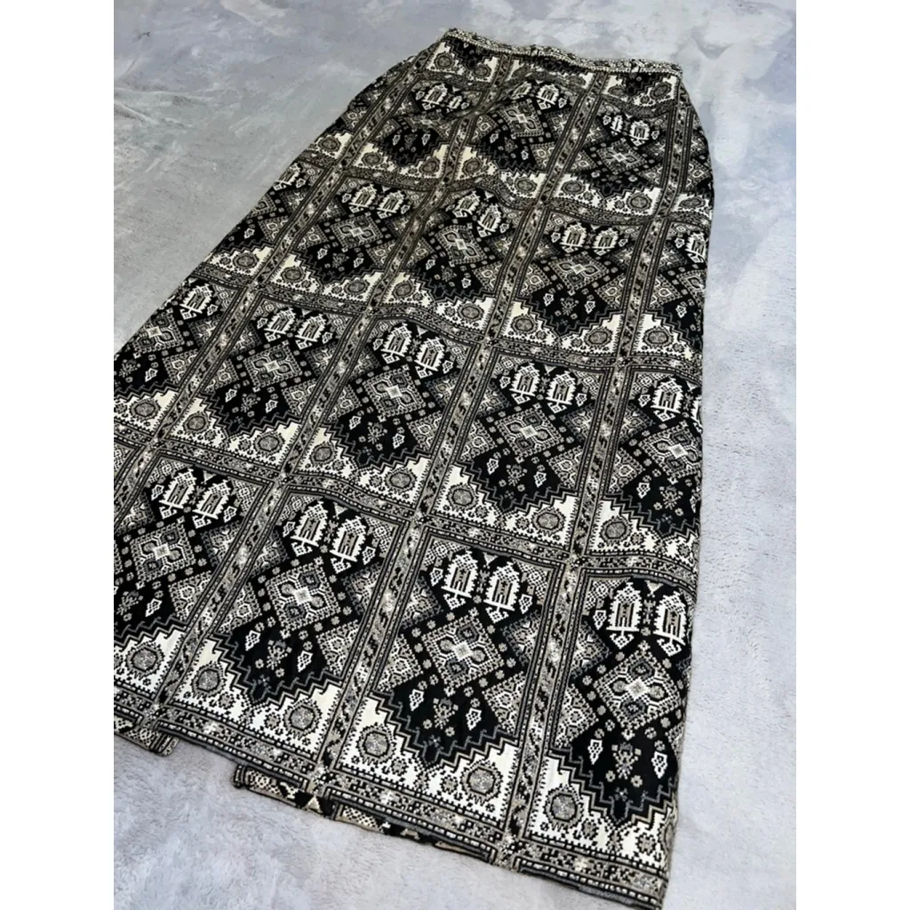 Women's Quilted Black and White Patterned Maxi Skirt Xs - Image 3