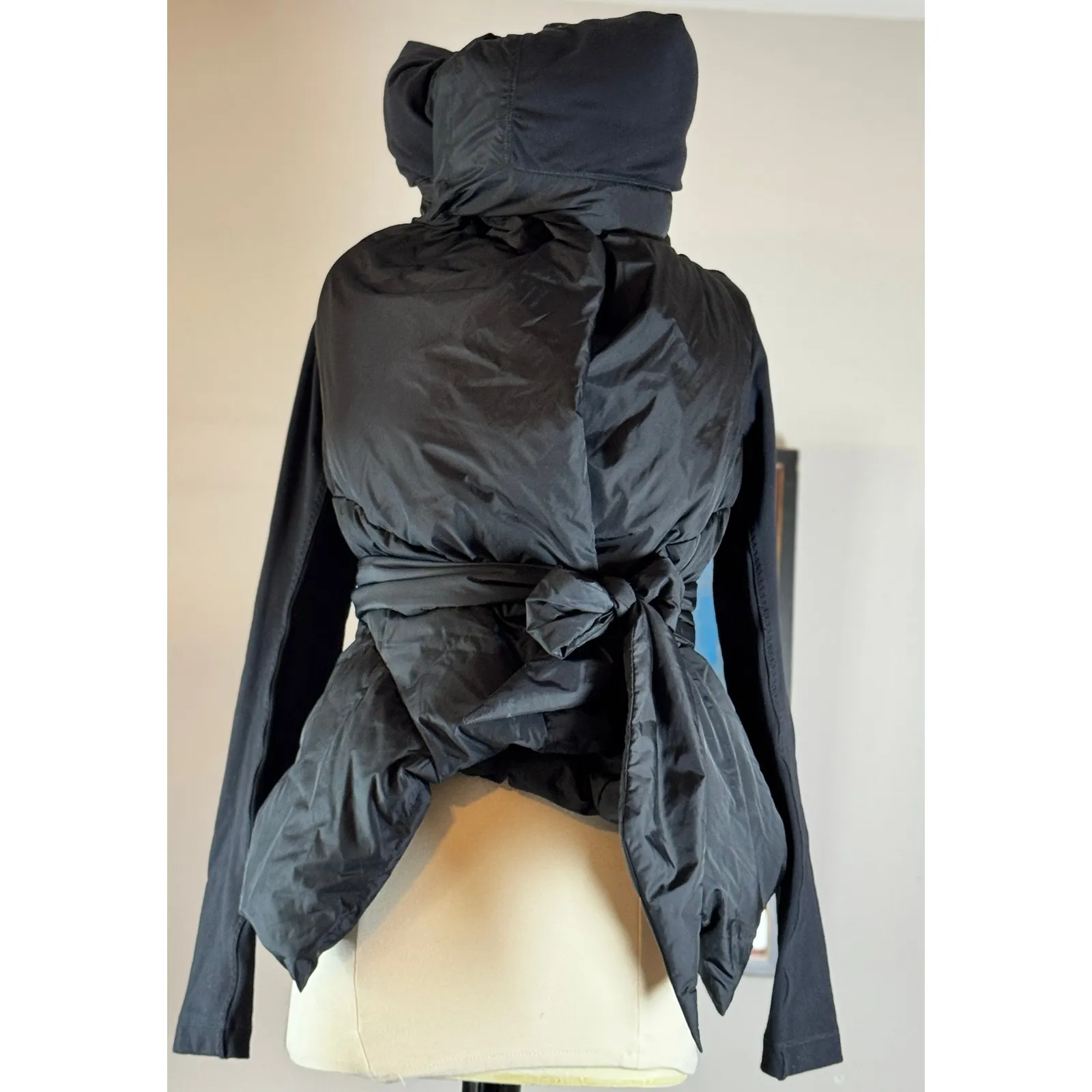 lululemon athletica Black Puffer Jacket - Image 10
