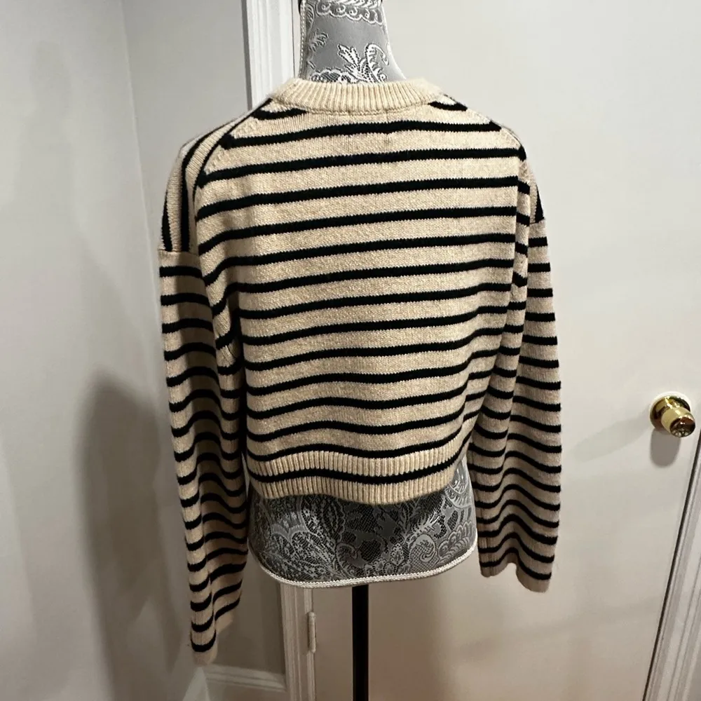Women’s Small H&M Cream & Black Horizontal Striped Crop Top Crew Neck Sweater. - Image 2