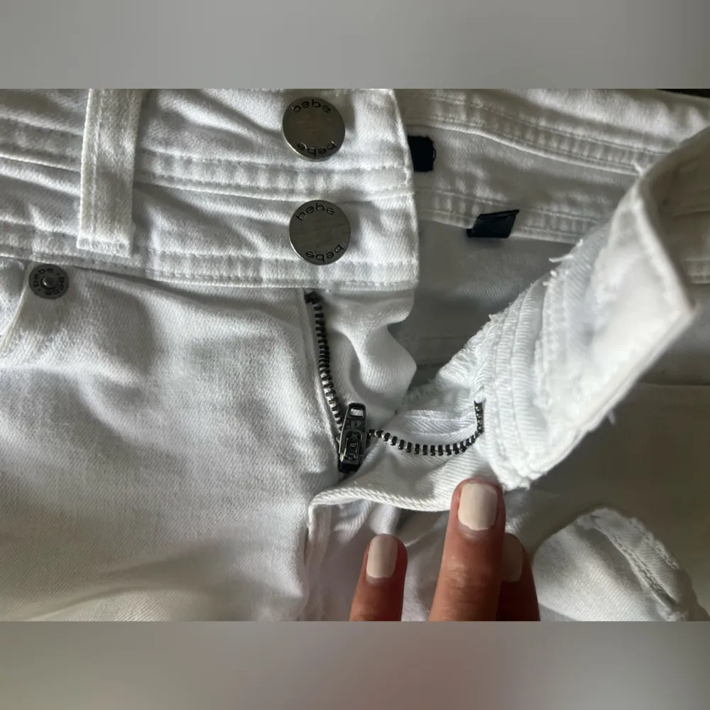 Low rise vintage Bebe shorts - Image 4