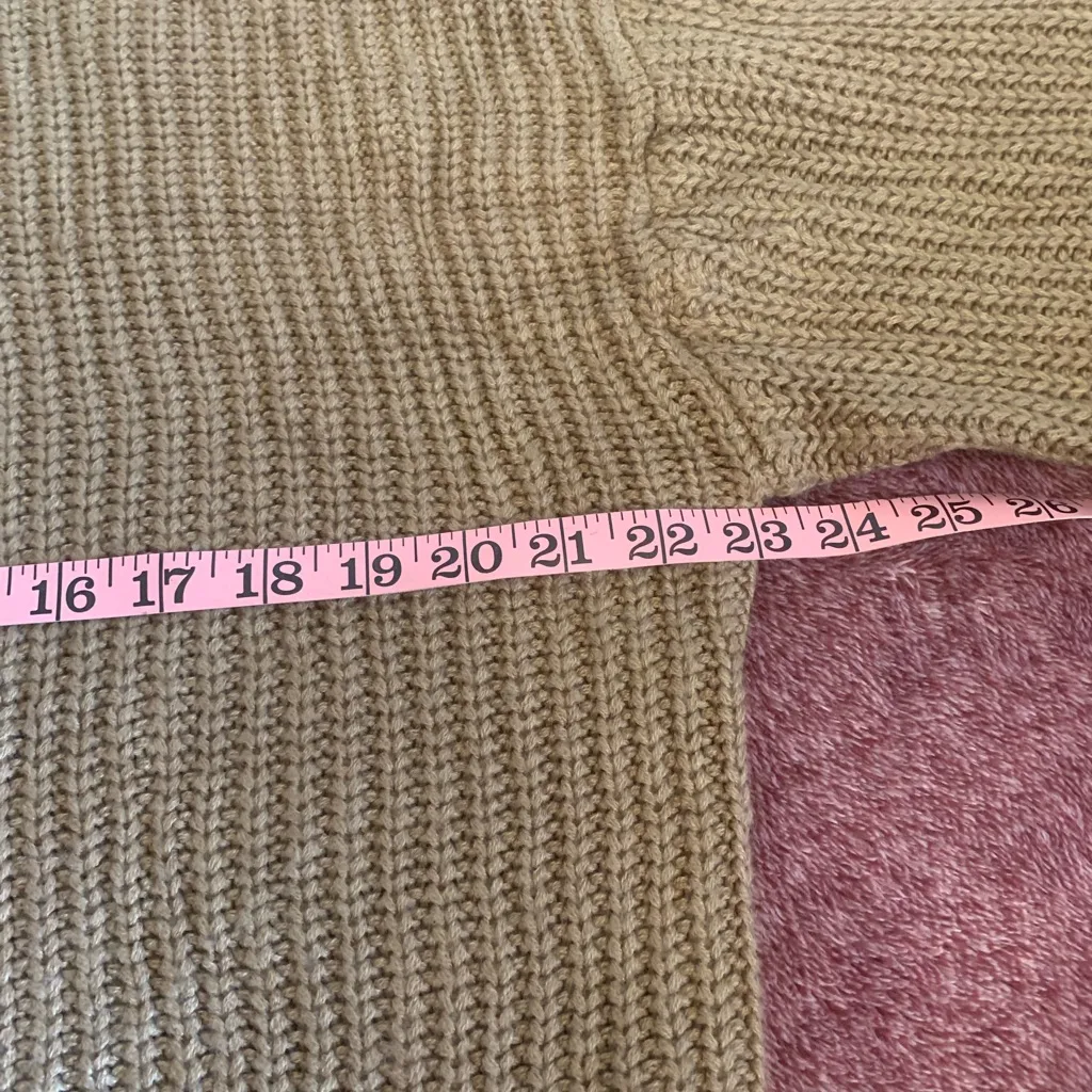 Derek Heart Camel Fringed Sweater - Image 7