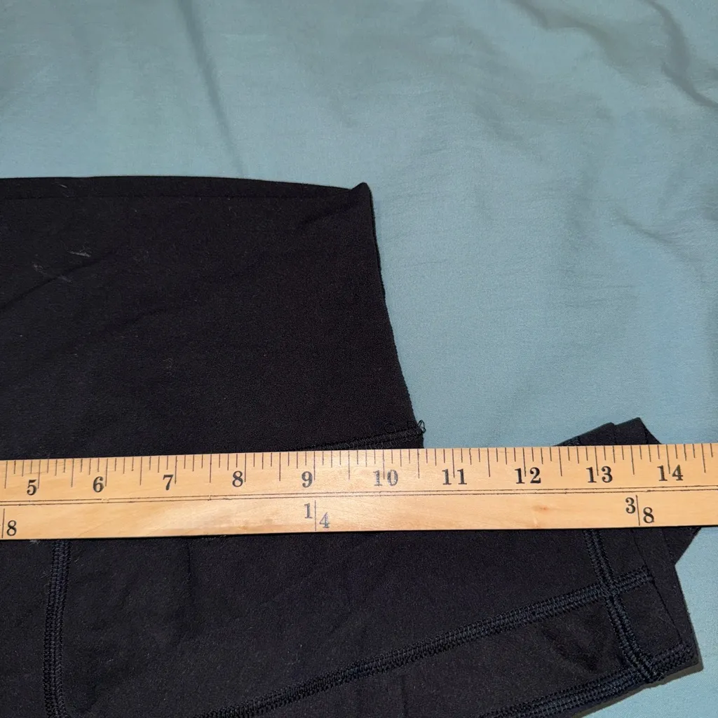Lululemon Align Short *8"
Black size 2 - Image 3