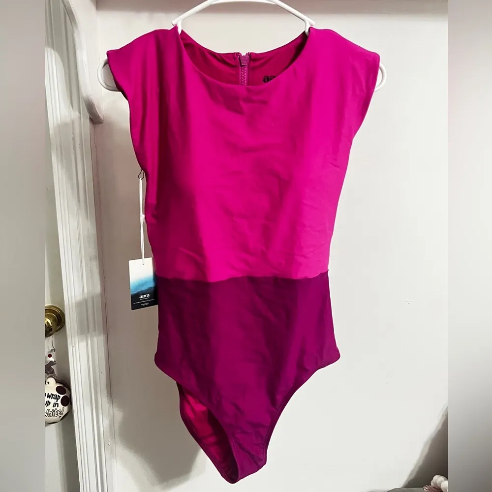 FINAL PRICE DROP NWT SELENA ZIP - Image 2