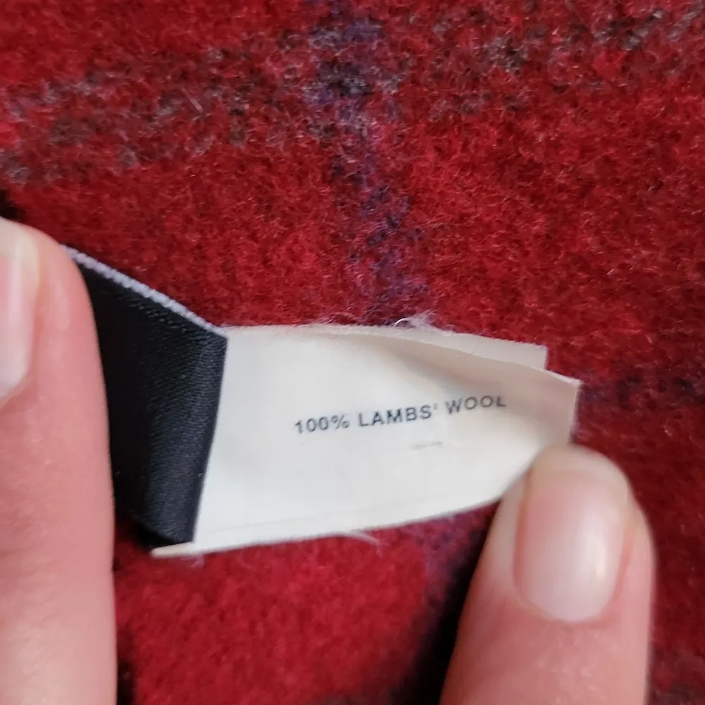 Gap red plaid lambs wool fringed rectangle scarf - Image 4