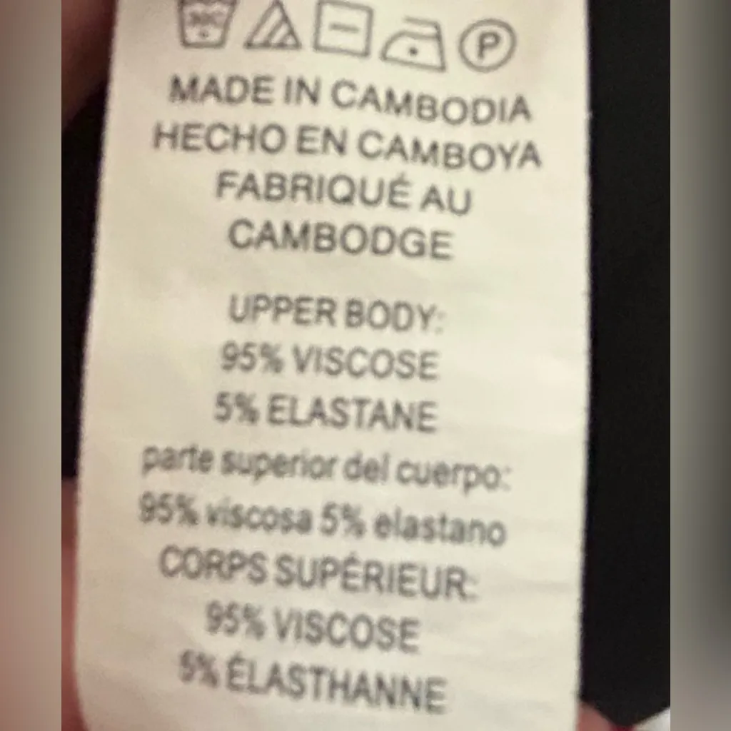 Michael Kors Women's Black Sleeveless Top small - Image 6