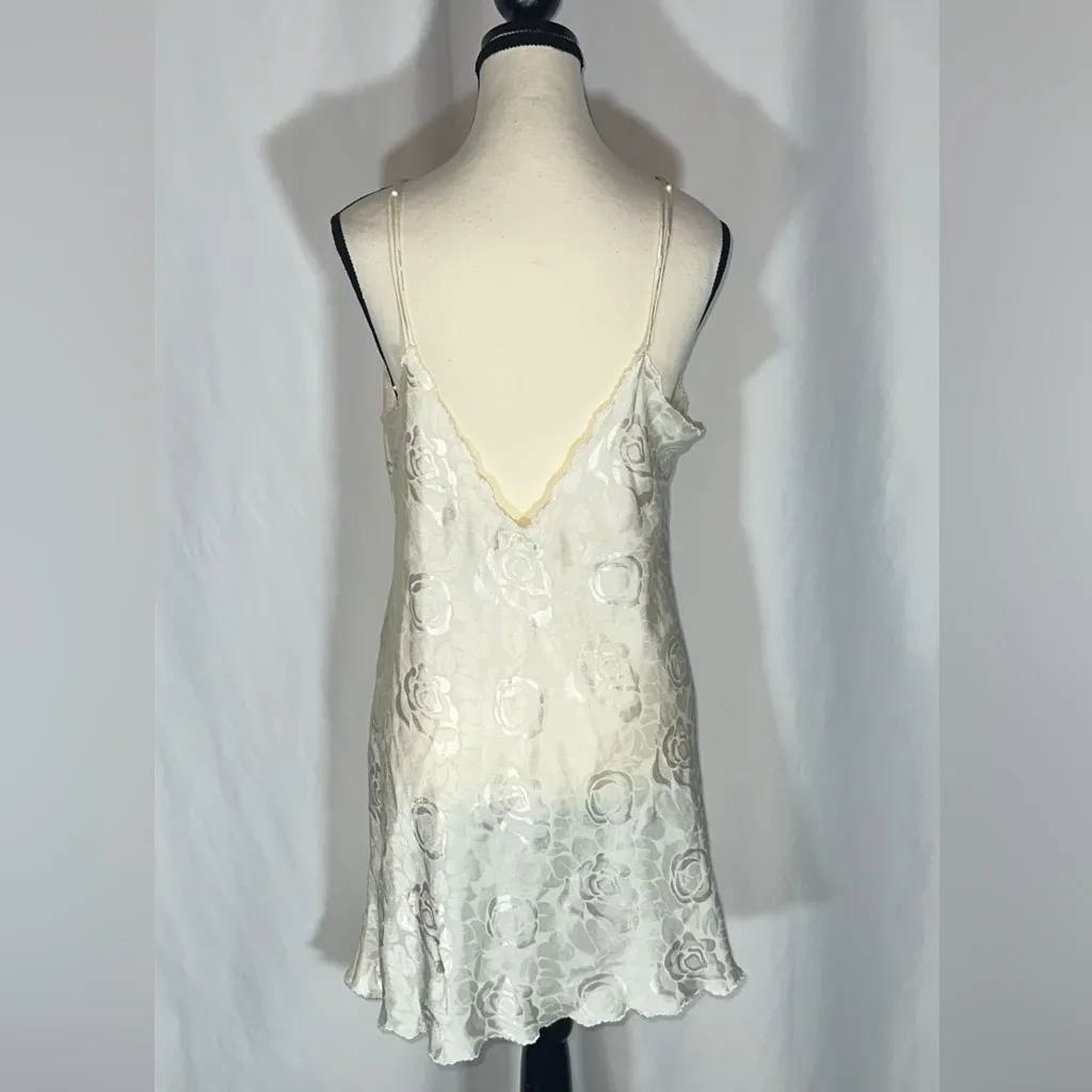 Miss Elaine • White Flower Embroidery Chemise Night Gown Sexy Honeymoon Size S - Image 4