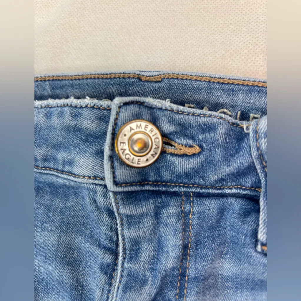 American Eagle 4 Embroidered Distressed Denim Jeans Shorts - Image 4