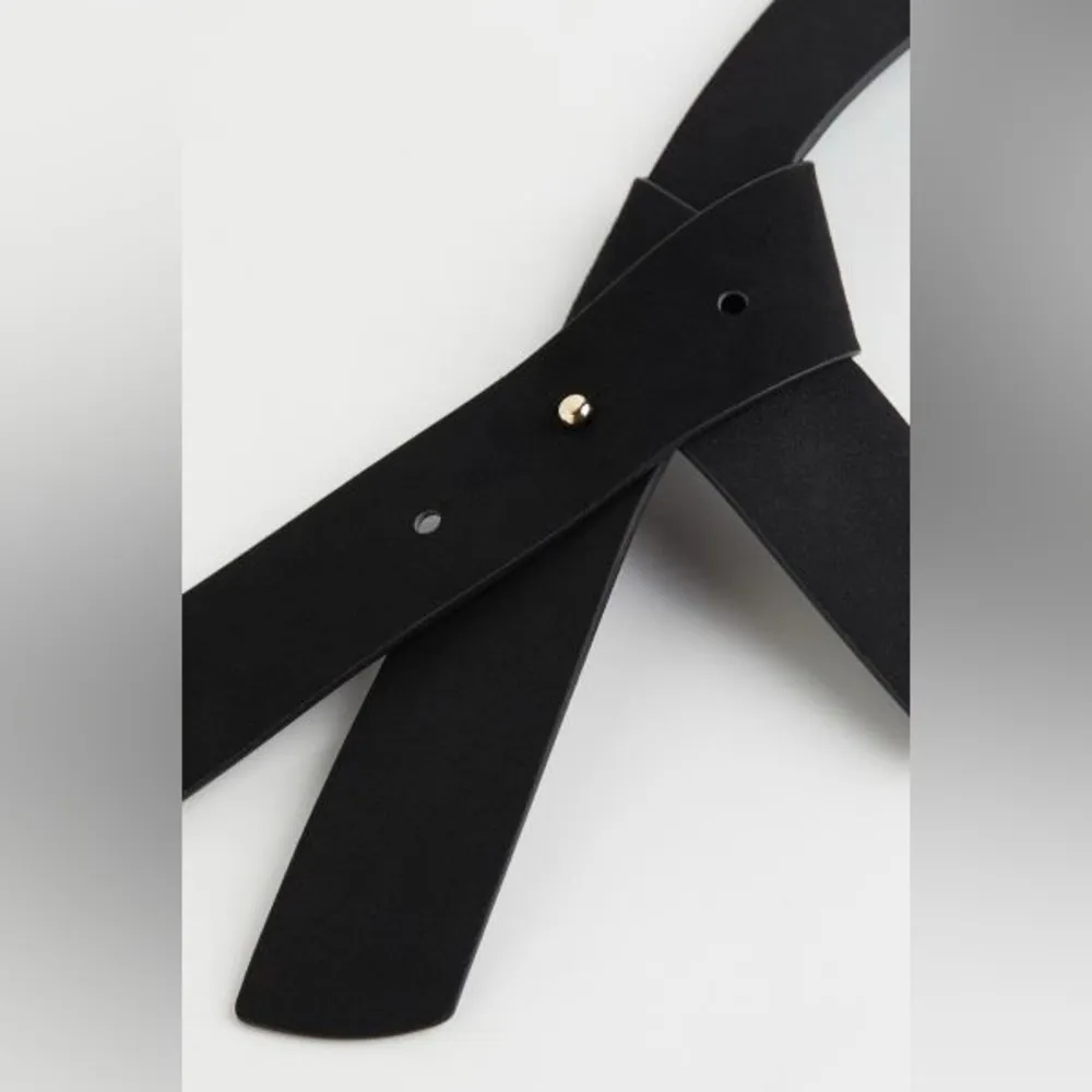 Never worn •Waist belt with knit detail in front and adjustable metal buckle - Image 3