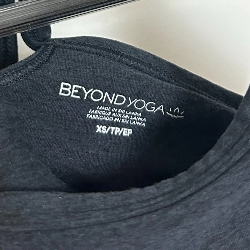 BEYOND YOGA Spacedye Slim Racerback Cropped Tank in Darkest Night Size X-Small - Image 5