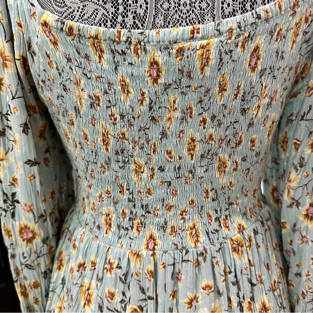 Angie Floral Sage Green Babydoll Long Sleeve Boho Smocked Peplum Top Size Small - Image 8