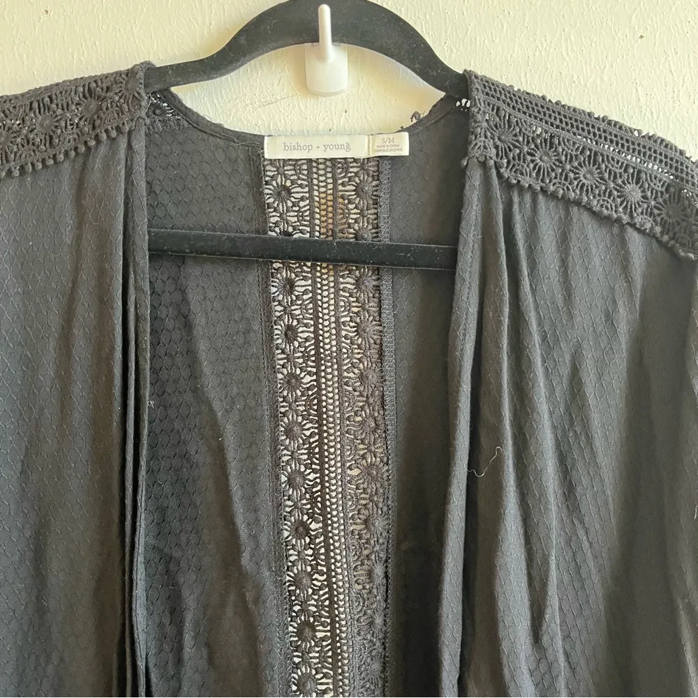 Bishop & Young Kimono Black Oversized Lace Semi Sheer Short Sleeves Sz S/M EUC - Image 2