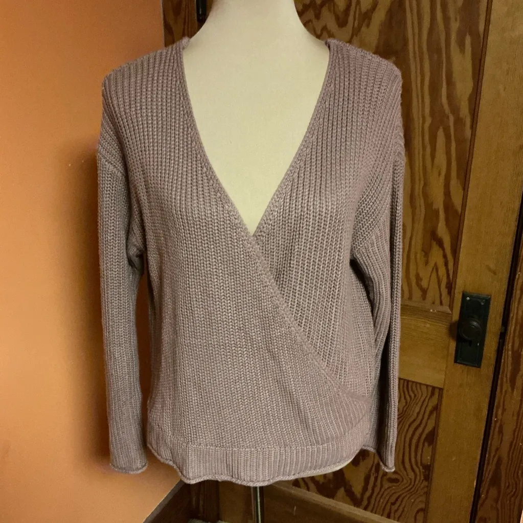 Moon & Madison Sexy plunging open back sweater Size M - Image 6
