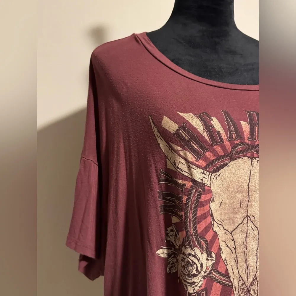 EUC Arula Maroon and Tan Texas Graphic Tee size XL Red - Image 2