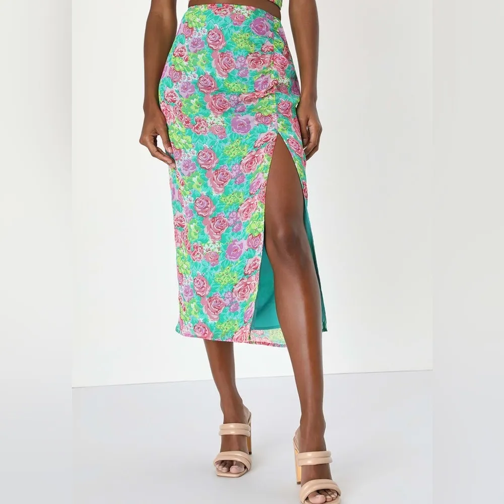 Lulus Bouquet, Girl, Hey Green Floral Print Ruched Slit Midi Skirt size Medium - Image 3