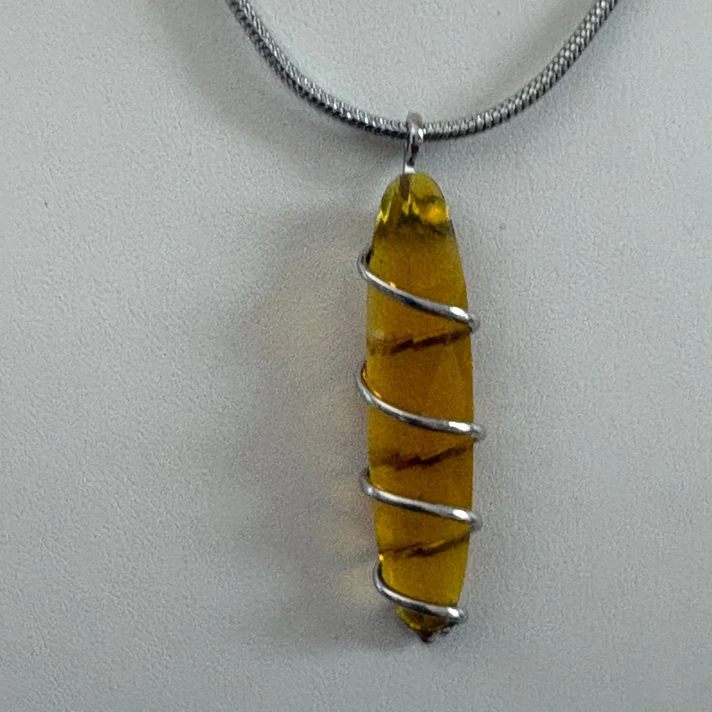 Natural Amber Wire Wrapped Pendant Necklace Honey Amber Stone Gold - Image 3
