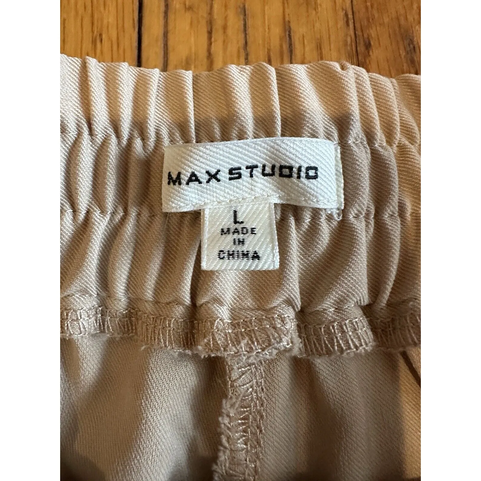 Max Studio Shorts Tan Elastic Waistband Paper L Large Chino EUC - Image 3