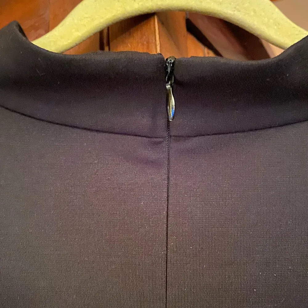 Cap sleeve Vneck Stetchy knit dress Size 2X - Image 4