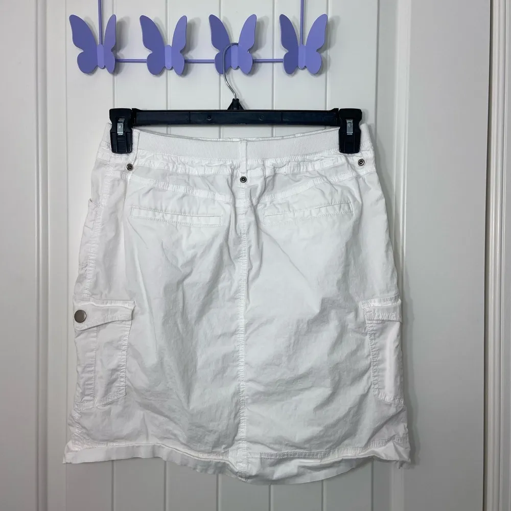 EUC Chico’s women’s white khaki cargo multi pocket miniskirt casual skirt size 5 - Image 3