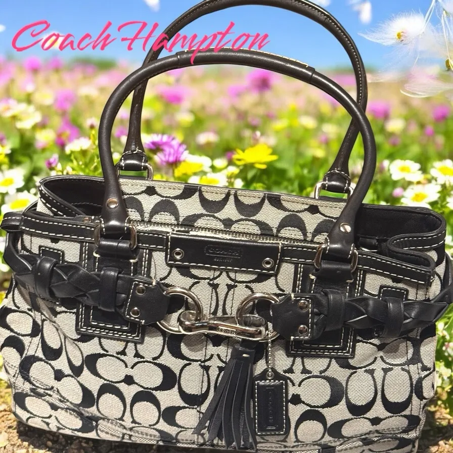 Coach  HAMPTON SIGNATURE CANVAS SHOULDER BAG WITH LEATHER. - Image 2