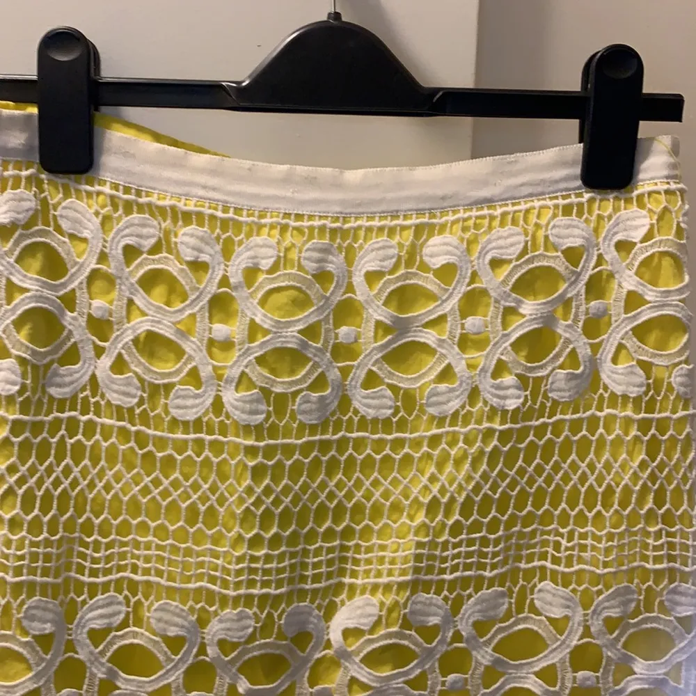 Bardot revolve lace skirt spring yellow pencil size 8 - Image 11