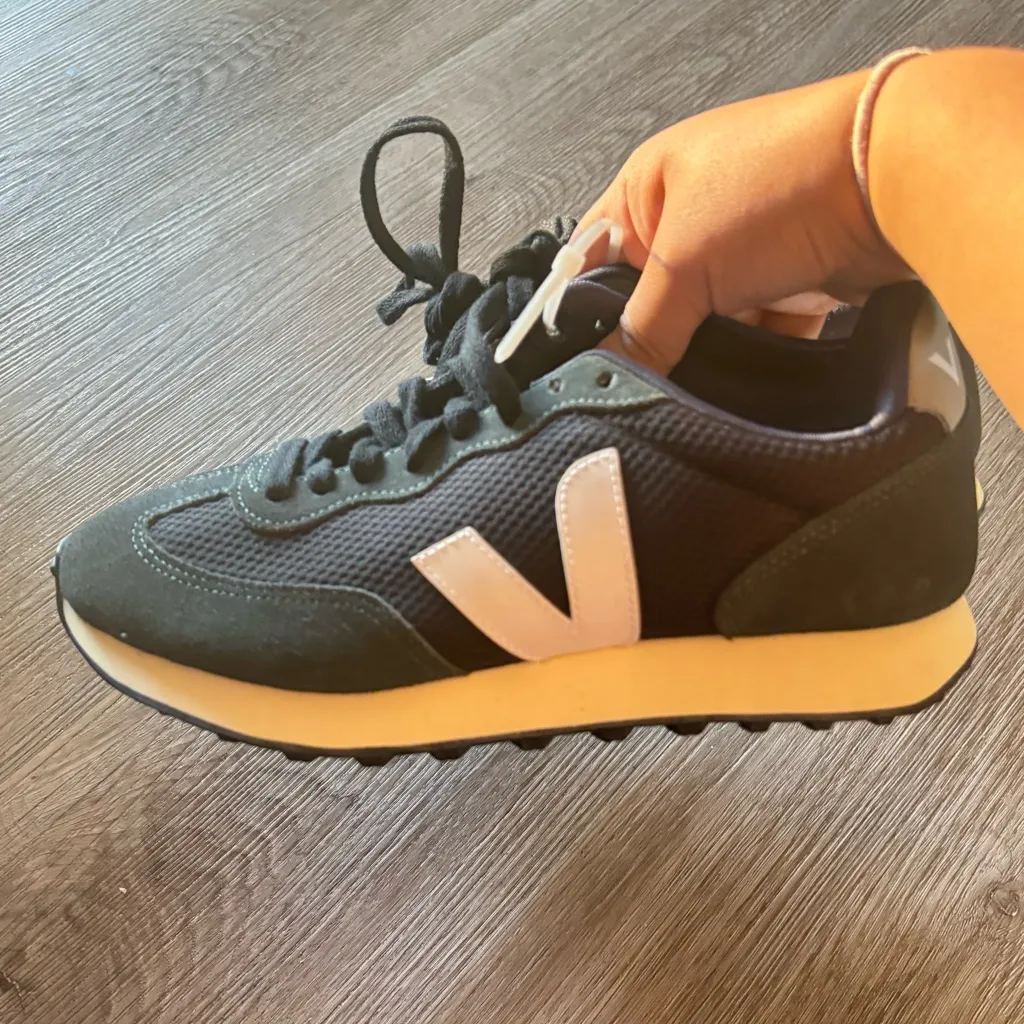 Veja Rio Branco Sneakers NWOT - Image 12