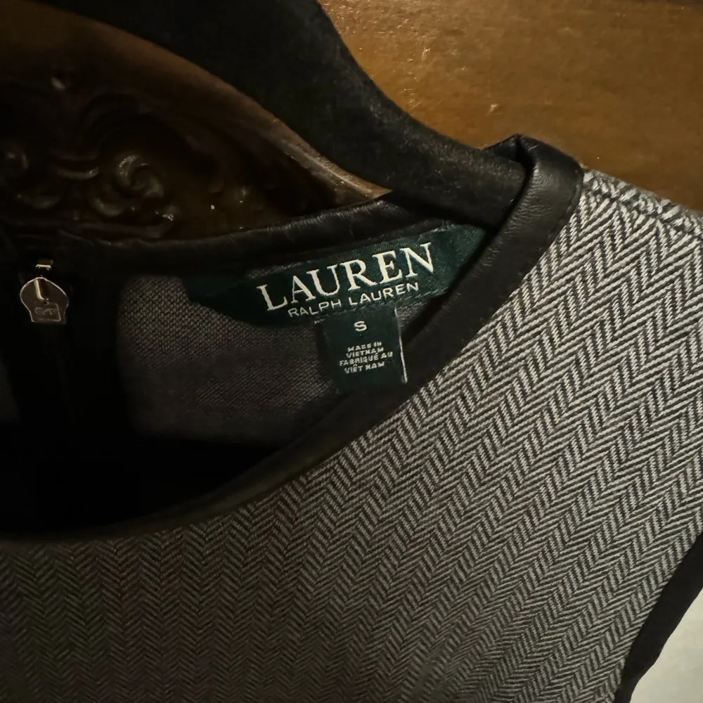 Ralph Lauren Gray Sheath Midi Dress for Work - Image 4