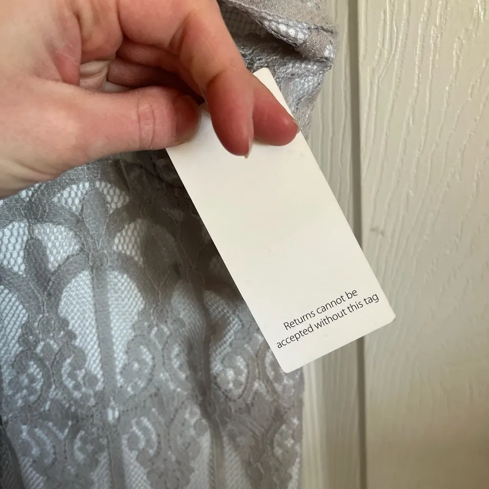 NWT TOBI Gray and white lace open back dress - Image 5