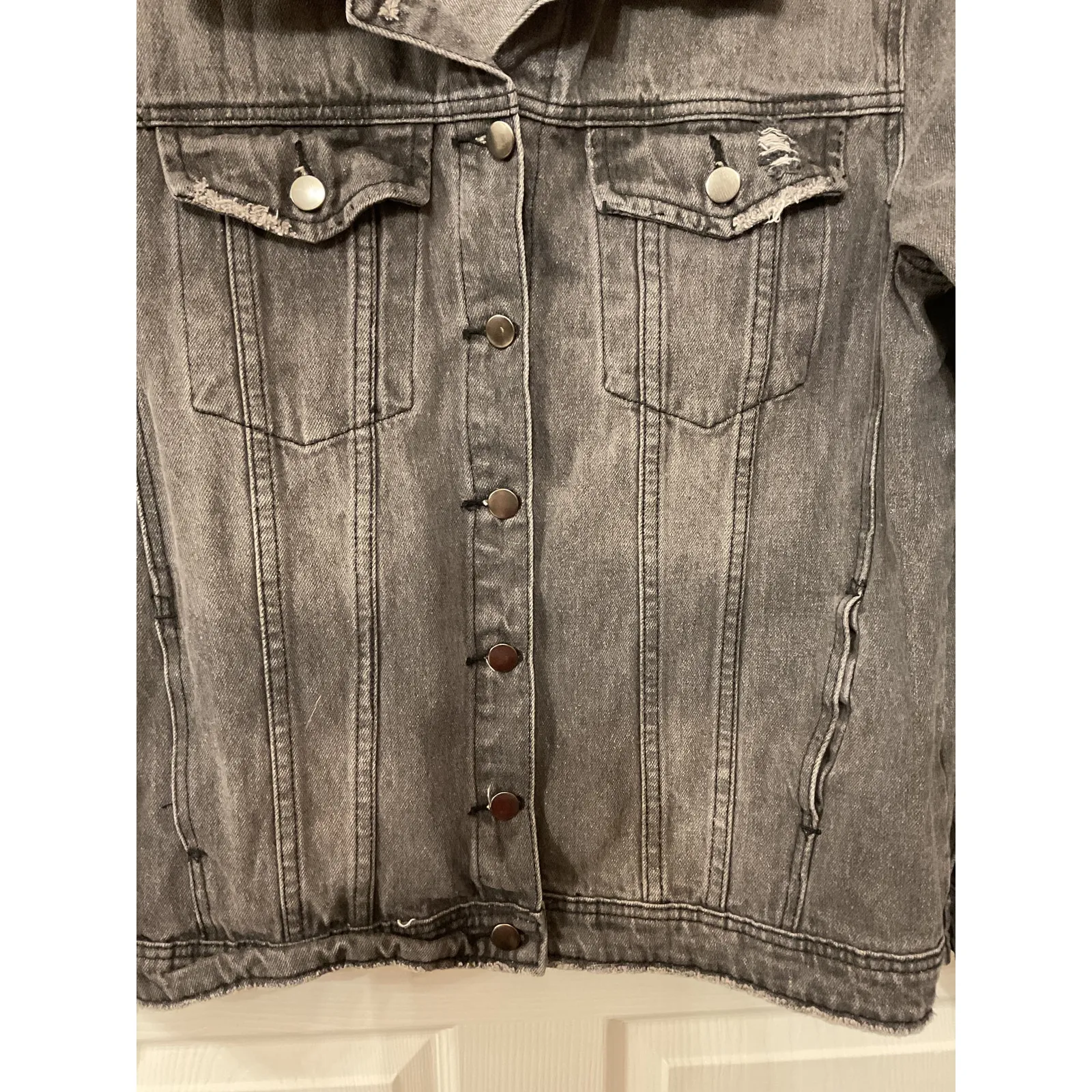 BuddyLove Hazel Dark Gray Distressed Denim Trucker Jacket, M - Image 4