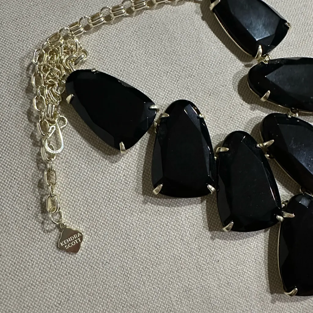 Kendra Scott  Harlow Black and Gold Statement Necklace - Image 4