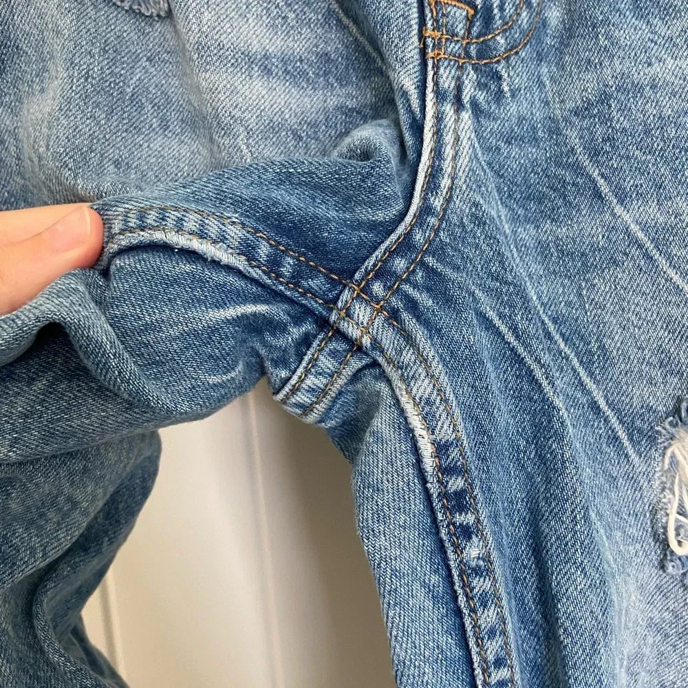 EUC | Bershka women’s light wash ripped straight cut jeans —‎ size 6 - Image 2