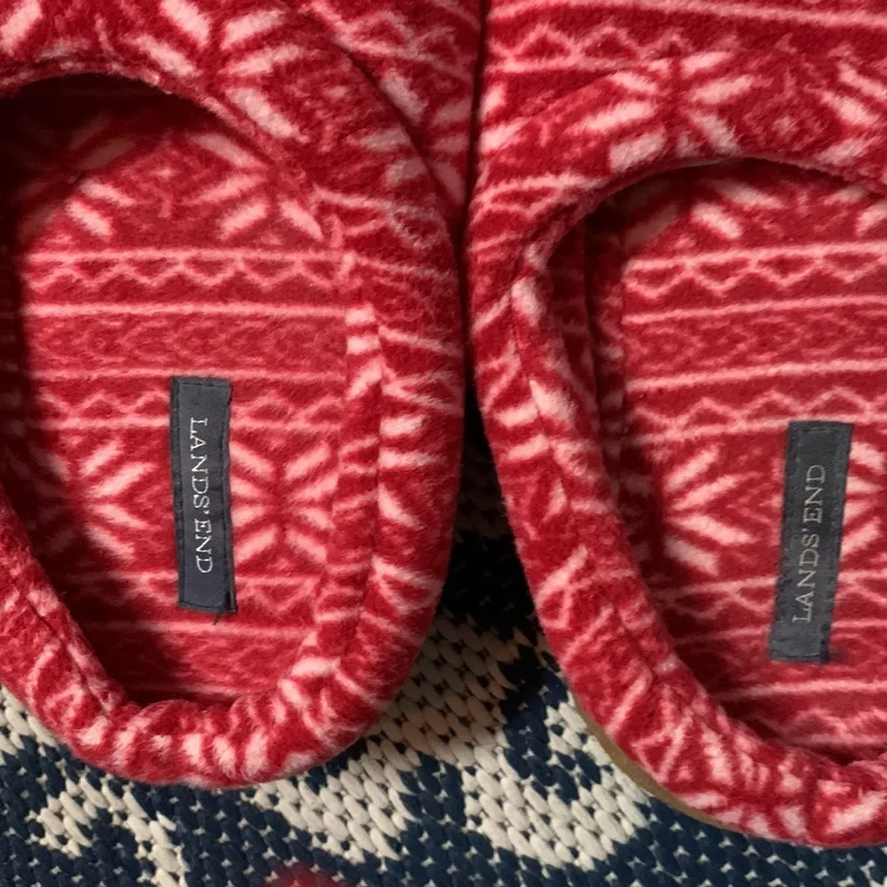Lands End woman slippers holiday size 11 - Image 2