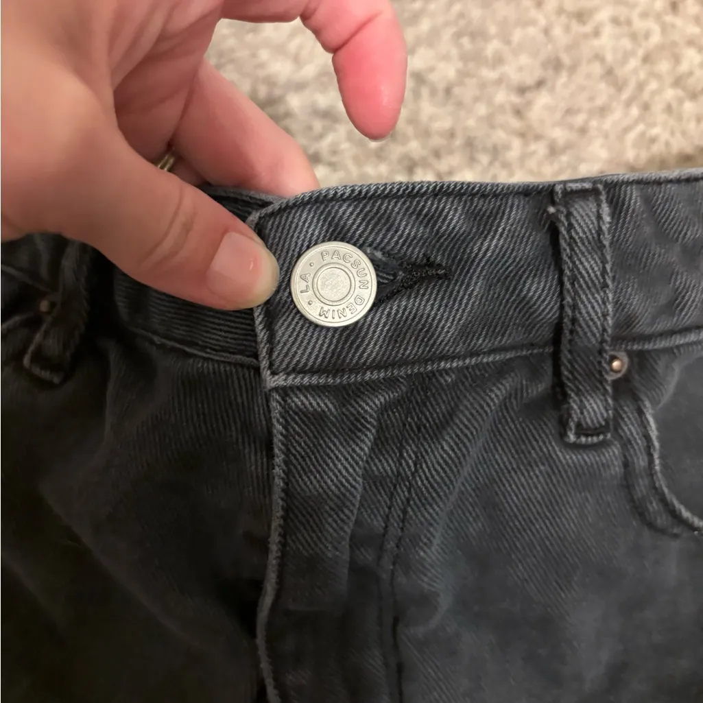 PacSun Black Distressed High Rise Festival Jean Shorts in Black - Image 4