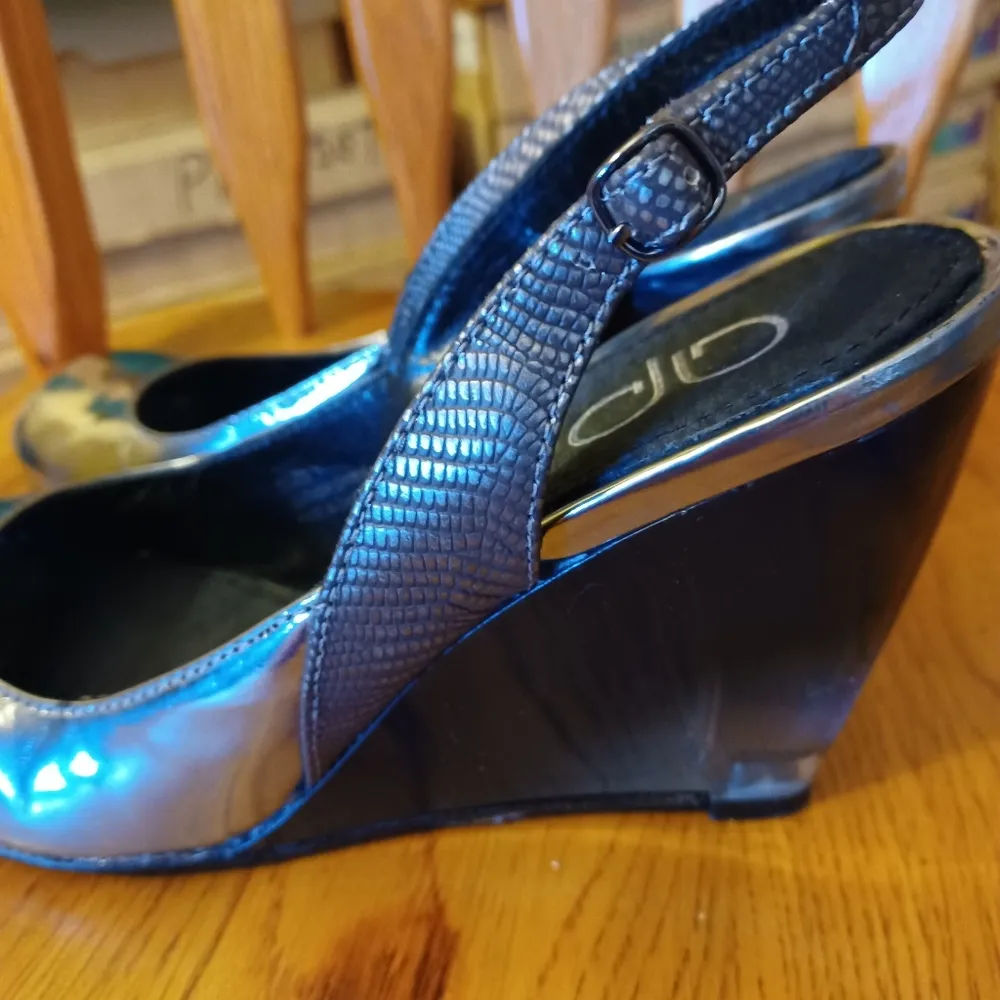 Apepazza silver/pewter open toed wedges Silver Size 6.5 - Image 4