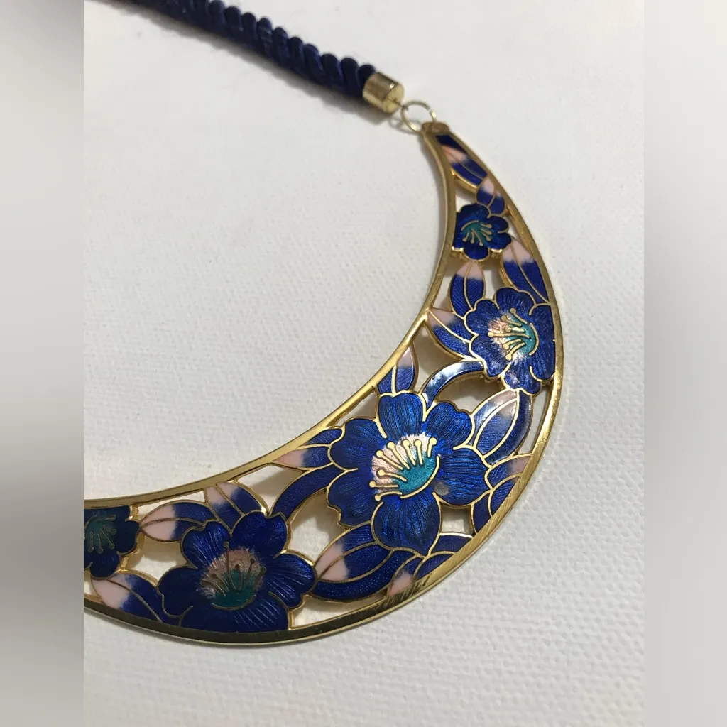 Vintage Cloisonne Dark Blue Floral Necklace Gold Tone On Blue Silk Rope 16 in - Image 4