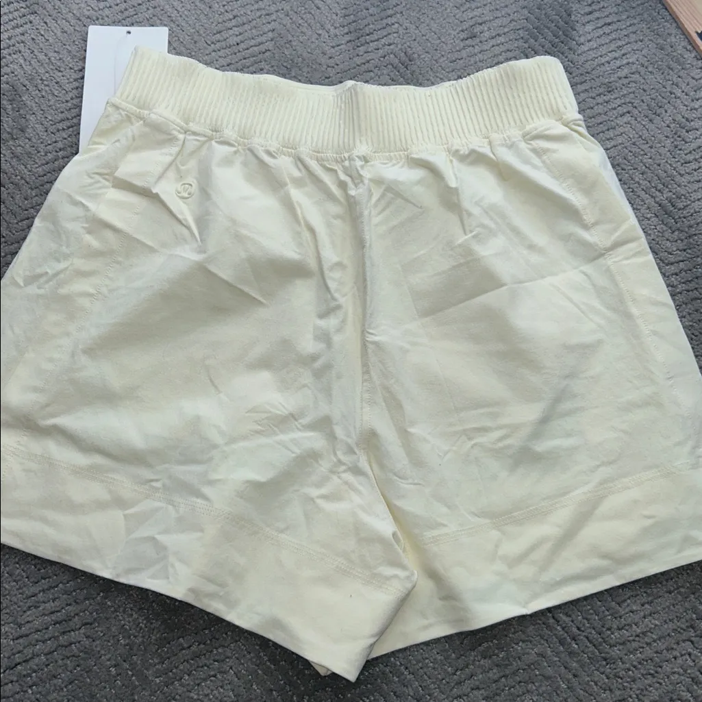 Lululemon Athletica Cream  Shorts Stretch Woven Relaxed-Fit High-Rise Short SZ M - Image 7