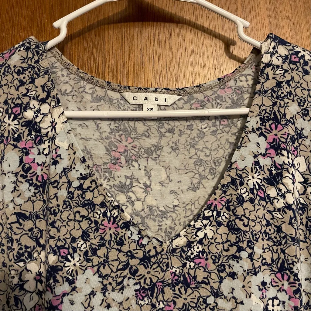 Cabi Floral Flutter Sleeve Multicolored Chic Business Casual Blouse Size XS - Image 3