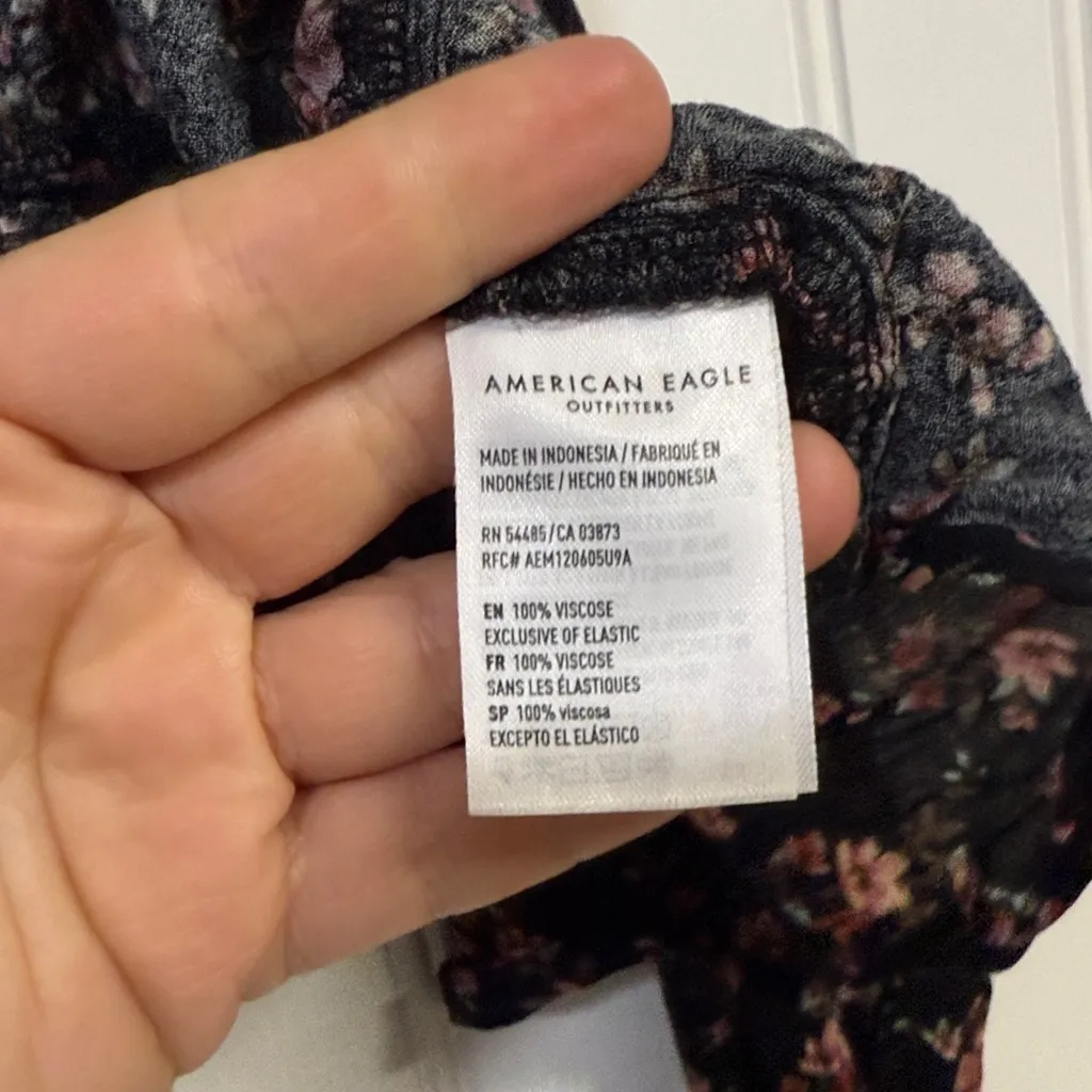 American Eagle Outfitters Black Dainty Floral Tie Front Cropped Wrap Top - Image 5